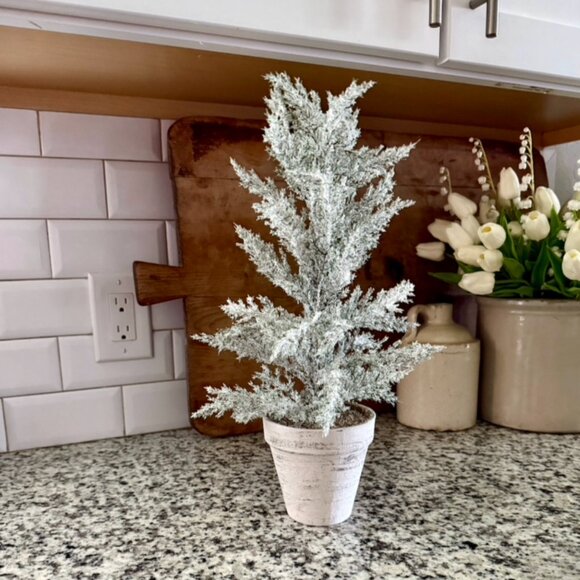 Silver Glitter Tree - Picture 2 of 6